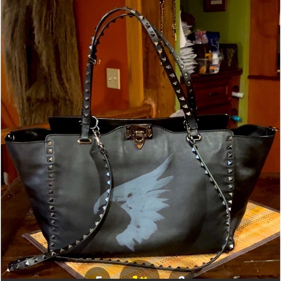 Valentino ROCKSTUD 3 /Way💥SUPER GORG BOLD SEXY ELEGANT💥Large 13” - Picture 2 of 16